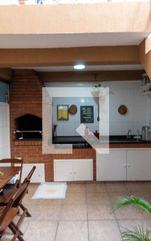 Casa à venda com 90m², 2 quartos e 1 vaga Casa à venda com 90m², 2 quartos e 1 vagaQuintal
