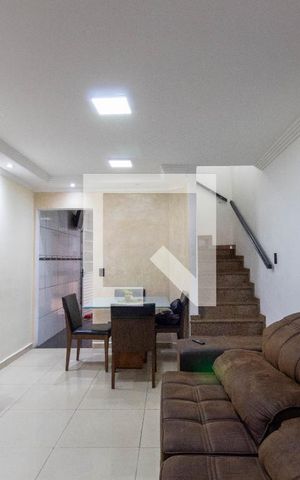 Casa à venda com 90m², 2 quartos e 1 vaga Casa à venda com 90m², 2 quartos e 1 vagaSala