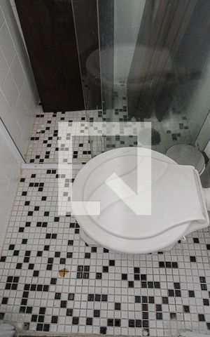 Apartamento à venda com 130m², 2 quartos e 1 vaga Apartamento à venda com 130m², 2 quartos e 1 vagaBanheiro de Serviço