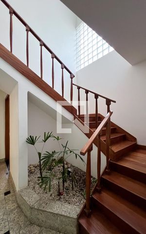 Casa à venda com 385m², 5 quartos e 3 vagasCorredor 