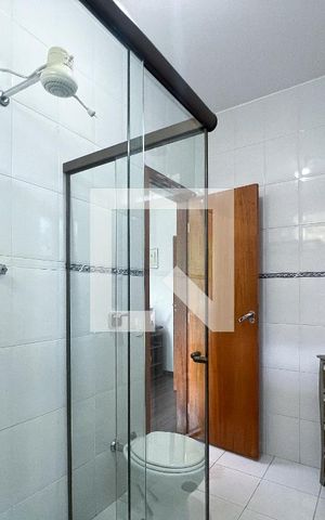 Casa à venda com 385m², 5 quartos e 3 vagasBanheiro da Suíte 1