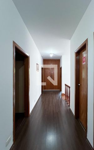 Casa à venda com 385m², 5 quartos e 3 vagasCorredor 