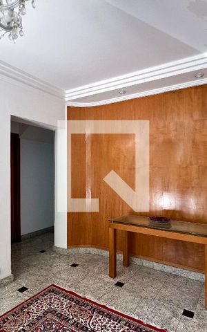 Casa à venda com 385m², 5 quartos e 3 vagasHall
