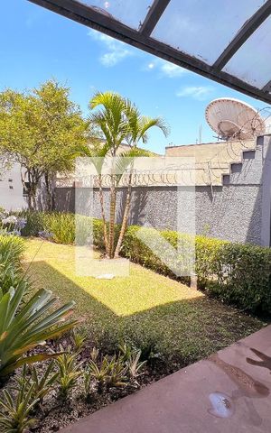 Casa à venda com 385m², 5 quartos e 3 vagasVista