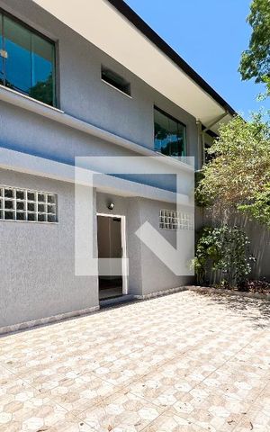 Casa à venda com 385m², 5 quartos e 3 vagasGaragem