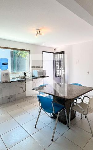 Casa à venda com 385m², 5 quartos e 3 vagasCozinha