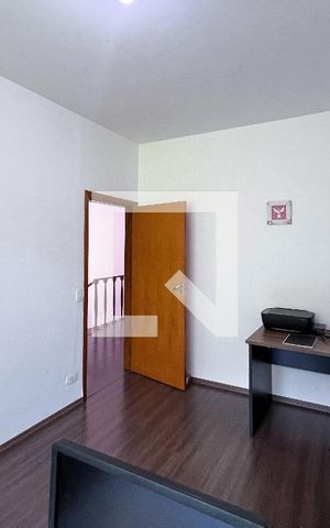 Casa à venda com 385m², 5 quartos e 3 vagasQuarto 