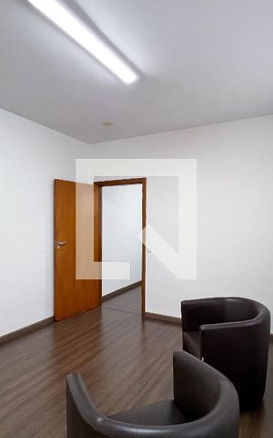 Casa à venda com 385m², 5 quartos e 3 vagasCorredor 