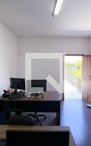Casa à venda com 385m², 5 quartos e 3 vagasQuarto 4