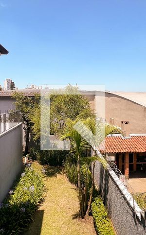 Casa à venda com 385m², 5 quartos e 3 vagasVista
