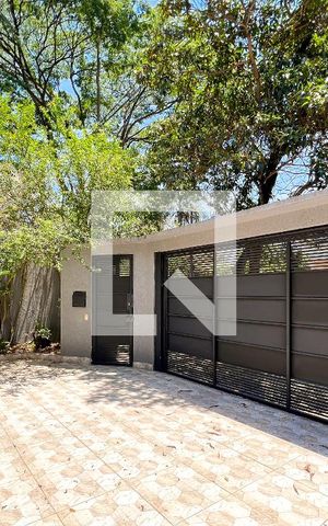 Casa à venda com 385m², 5 quartos e 3 vagasGaragem