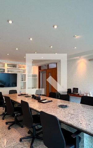 Casa à venda com 385m², 5 quartos e 3 vagasSala 2