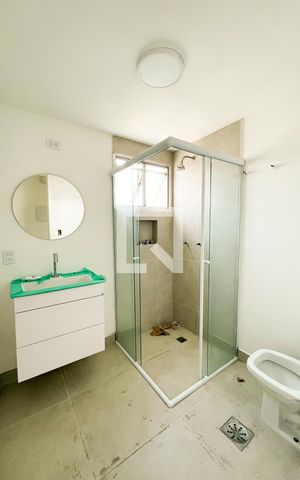 Apartamento à venda com 72m², 2 quartos e 2 vagas Apartamento à venda com 72m², 2 quartos e 2 vagasBanheiro