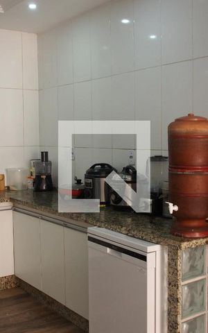 Casa para alugar com 300m², 4 quartos e 2 vagasCozinha