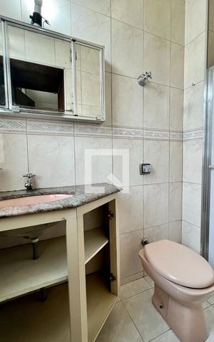 Casa à venda com 482m², 4 quartos e 4 vagasBanheiro