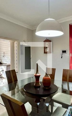 Casa à venda com 482m², 4 quartos e 4 vagasSala