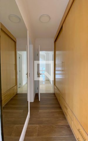 Casa de condomínio à venda com 414m², 4 quartos e 3 vagasCloset da suíte 4