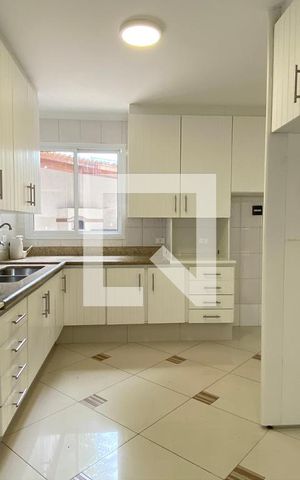Casa de condomínio à venda com 414m², 4 quartos e 3 vagasCozinha