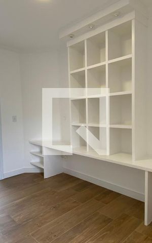 Casa de condomínio à venda com 414m², 4 quartos e 3 vagasSuíte 3