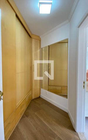 Casa de condomínio à venda com 414m², 4 quartos e 3 vagasCloset da suíte 1