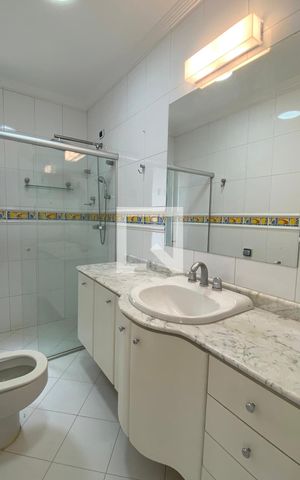 Casa de condomínio à venda com 414m², 4 quartos e 3 vagasBanheiro da Suíte 3
