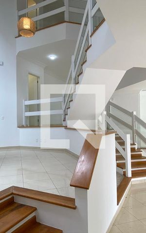 Casa de condomínio à venda com 414m², 4 quartos e 3 vagasSala