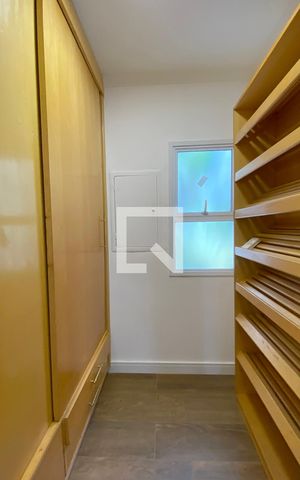 Casa de condomínio à venda com 414m², 4 quartos e 3 vagasCloset da suíte 3