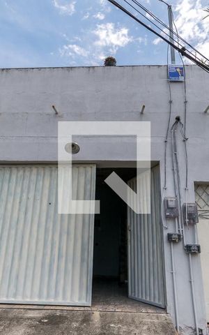 Casa para alugar com 40m², 1 quarto e sem vaga Casa para alugar com 40m², 1 quarto e sem vagaFachada