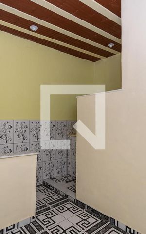 Casa para alugar com 40m², 1 quarto e sem vaga Casa para alugar com 40m², 1 quarto e sem vagaSala