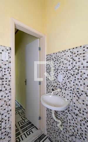Casa para alugar com 40m², 1 quarto e sem vaga Casa para alugar com 40m², 1 quarto e sem vagaBanheiro