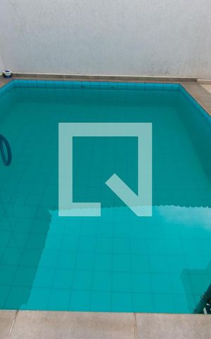Casa à venda com 223m², 3 quartos e 4 vagasPiscina