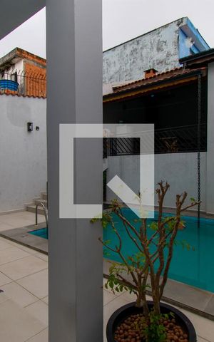 Casa à venda com 223m², 3 quartos e 4 vagasPiscina