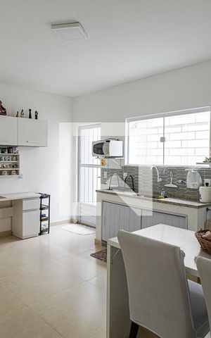 Casa à venda com 100m², 2 quartos e 1 vaga Casa à venda com 100m², 2 quartos e 1 vagaCozinha