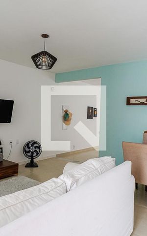 Casa à venda com 100m², 2 quartos e 1 vaga Casa à venda com 100m², 2 quartos e 1 vagaSala