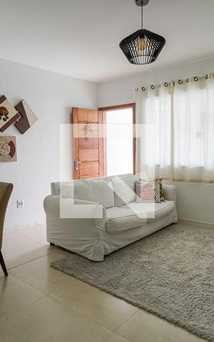 Casa à venda com 100m², 2 quartos e 1 vaga Casa à venda com 100m², 2 quartos e 1 vagaSala