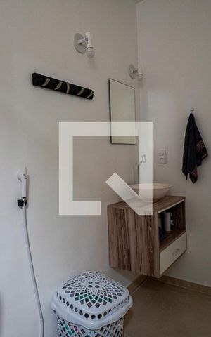 Casa à venda com 100m², 2 quartos e 1 vaga Casa à venda com 100m², 2 quartos e 1 vagaBanheiro