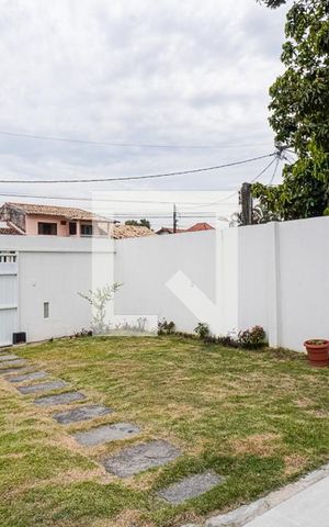 Casa à venda com 100m², 2 quartos e 1 vaga Casa à venda com 100m², 2 quartos e 1 vagaSala