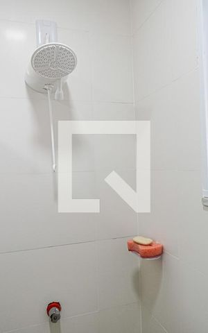 Casa à venda com 100m², 2 quartos e 1 vaga Casa à venda com 100m², 2 quartos e 1 vagaBanheiro