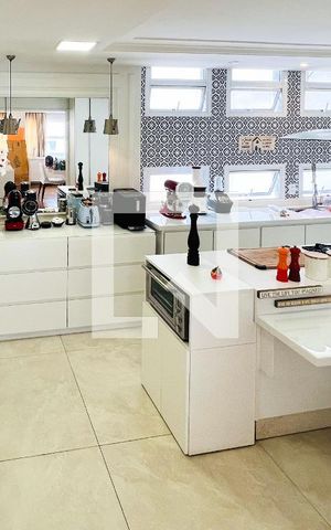 Apartamento à venda com 174m², 3 quartos e 2 vagas Apartamento à venda com 174m², 3 quartos e 2 vagasCozinha