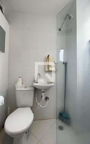 Apartamento à venda com 174m², 3 quartos e 2 vagas Apartamento à venda com 174m², 3 quartos e 2 vagasÁrea de Serviço/Banheiro