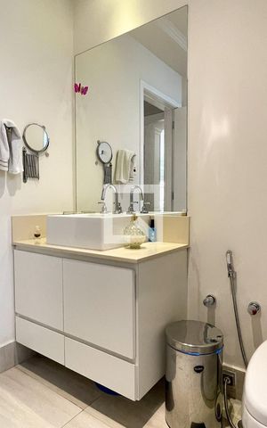 Apartamento à venda com 174m², 3 quartos e 2 vagas Apartamento à venda com 174m², 3 quartos e 2 vagasBanheiro