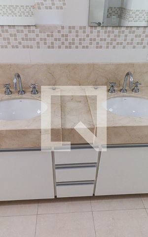 Apartamento para alugar com 255m², 4 quartos e 2 vagasBanheiro da Suíte 1