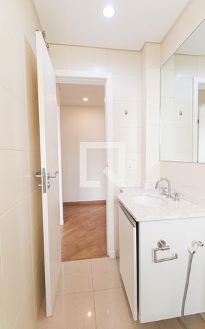 Apartamento para alugar com 255m², 4 quartos e 2 vagasBanheiro Social