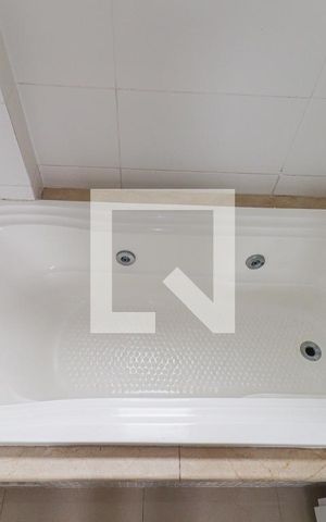 Apartamento para alugar com 255m², 4 quartos e 2 vagasBanheira da Suíte 1