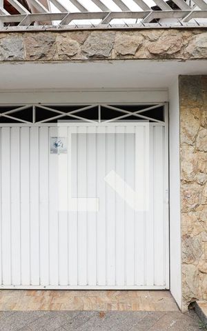 Casa à venda com 250m², 4 quartos e 3 vagasFachada