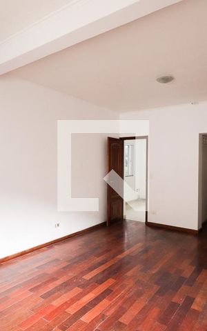 Casa à venda com 250m², 4 quartos e 3 vagasSuíte 1