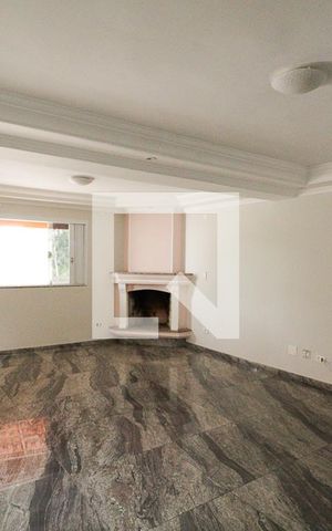 Casa à venda com 250m², 4 quartos e 3 vagasSala