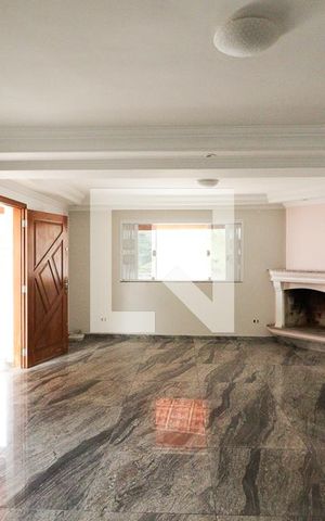 Casa à venda com 250m², 4 quartos e 3 vagasSala