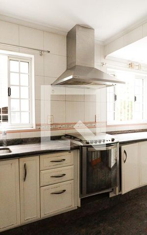 Casa à venda com 250m², 4 quartos e 3 vagasCozinha