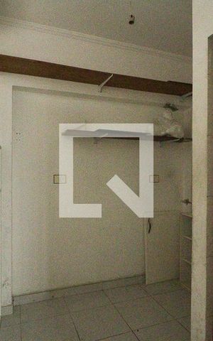 Casa à venda com 250m², 4 quartos e 3 vagasQuarto e Banheiro de Serviço